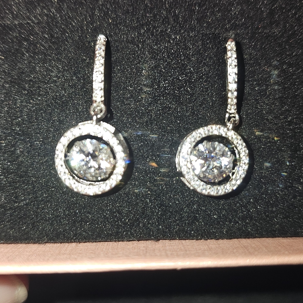 Certified Moissanite 2CT Solid‎ Silver Swinging Center Stone Dangle Earrings NWT